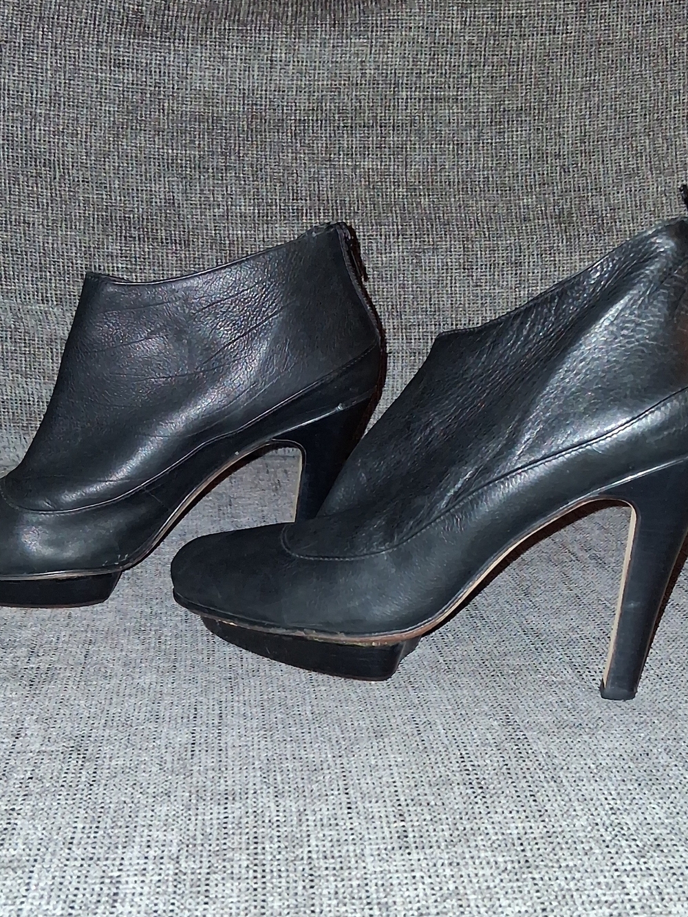 BCBG Black Leather High Heel Plarform Ankle Booties